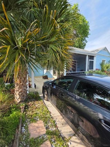 819 Valley Forge Road, West Palm Beach, FL 33405