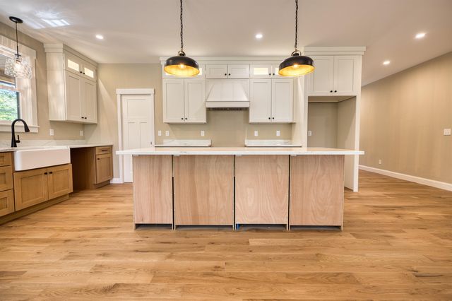 10 Winchester Lane, Tuftonboro, NH 03850