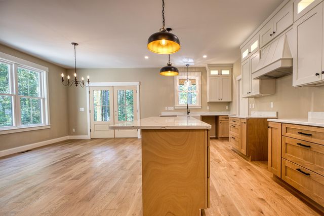 10 Winchester Lane, Tuftonboro, NH 03850