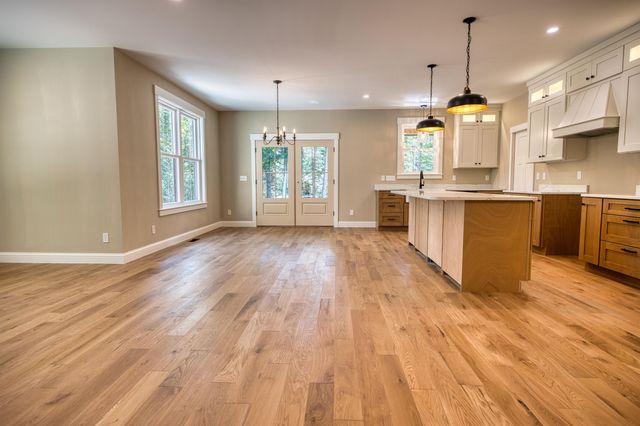 10 Winchester Lane, Tuftonboro, NH 03850