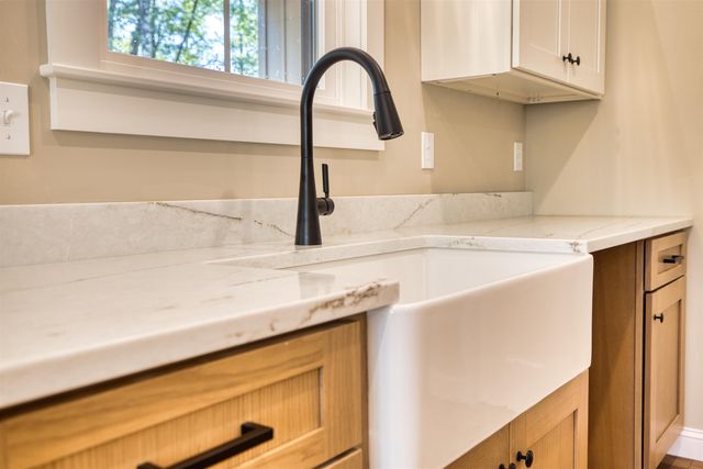 10 Winchester Lane, Tuftonboro, NH 03850