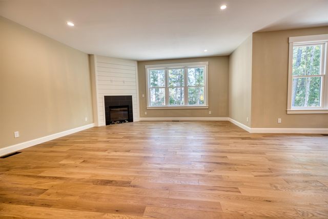 10 Winchester Lane, Tuftonboro, NH 03850