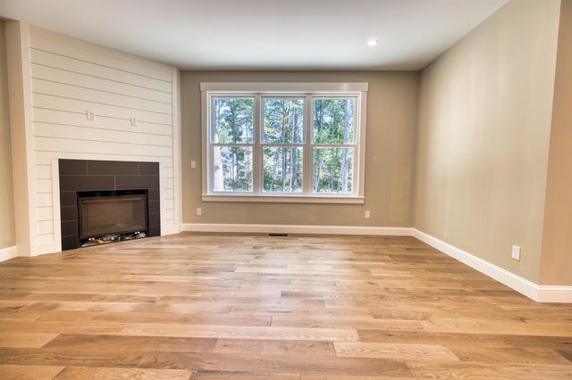 10 Winchester Lane, Tuftonboro, NH 03850
