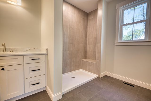 10 Winchester Lane, Tuftonboro, NH 03850