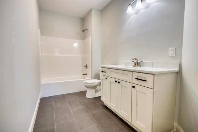 10 Winchester Lane, Tuftonboro, NH 03850
