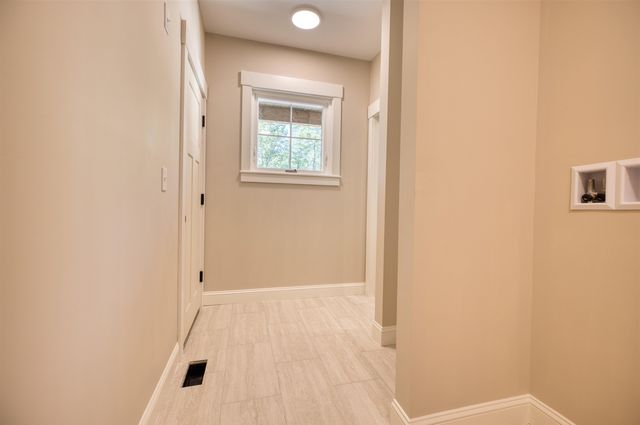 10 Winchester Lane, Tuftonboro, NH 03850
