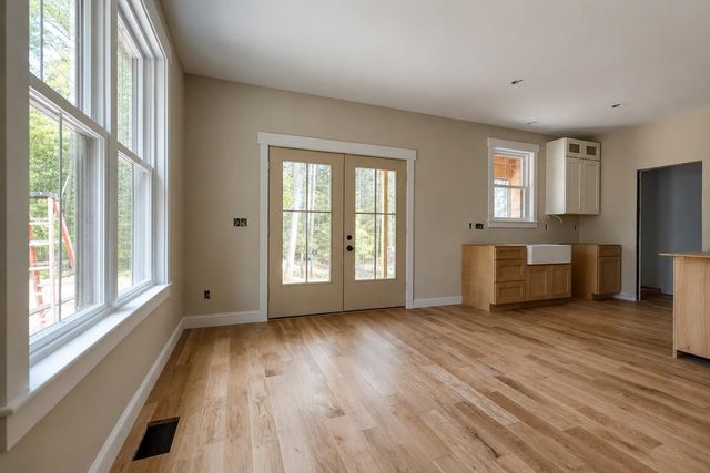 10 Winchester Lane, Tuftonboro, NH 03850