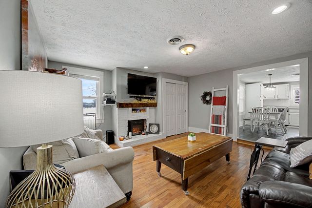 12641 Troy Pike, Versailles, KY 40383