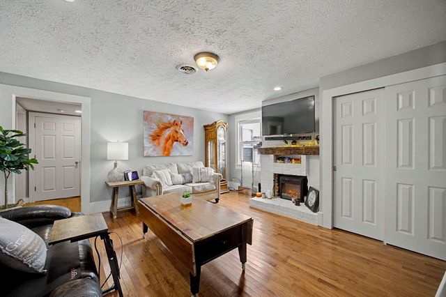 12641 Troy Pike, Versailles, KY 40383