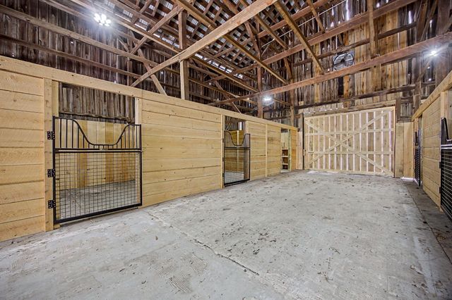 12641 Troy Pike, Versailles, KY 40383