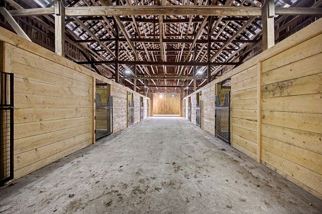 12641 Troy Pike, Versailles, KY 40383