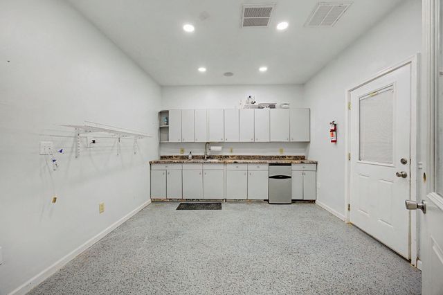 12641 Troy Pike, Versailles, KY 40383