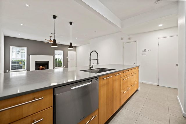 3800 Tanglewilde Street 402, Houston, TX 77063