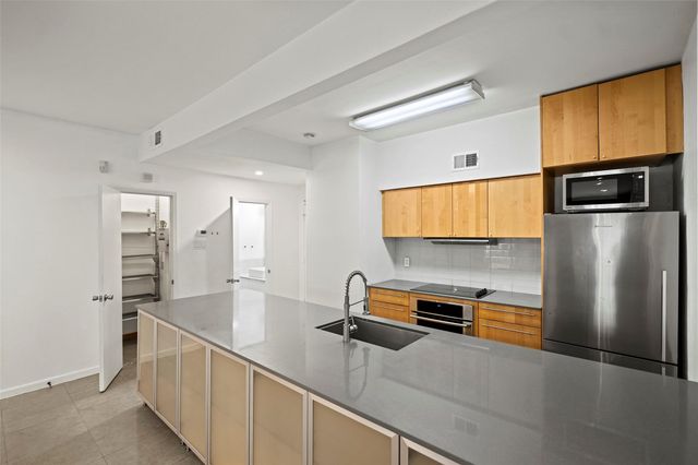 3800 Tanglewilde Street 402, Houston, TX 77063