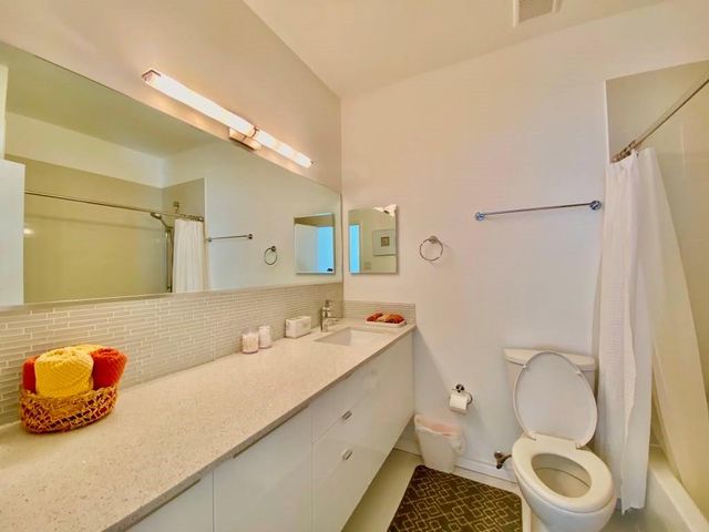 3800 Tanglewilde Street 402, Houston, TX 77063