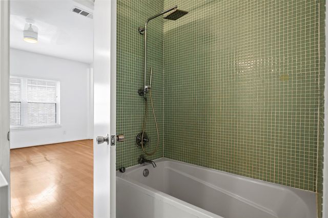 3800 Tanglewilde Street 402, Houston, TX 77063