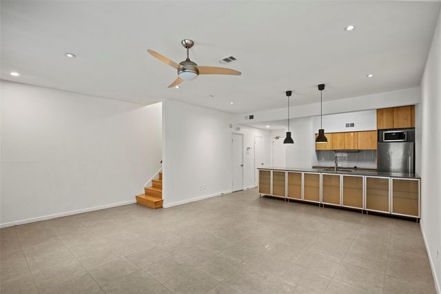 3800 Tanglewilde Street 402, Houston, TX 77063