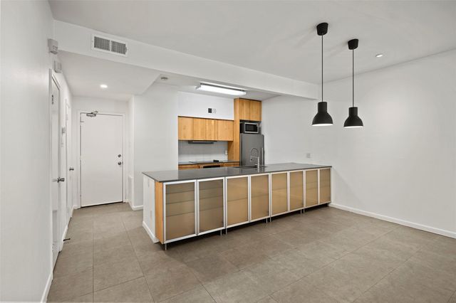 3800 Tanglewilde Street 402, Houston, TX 77063
