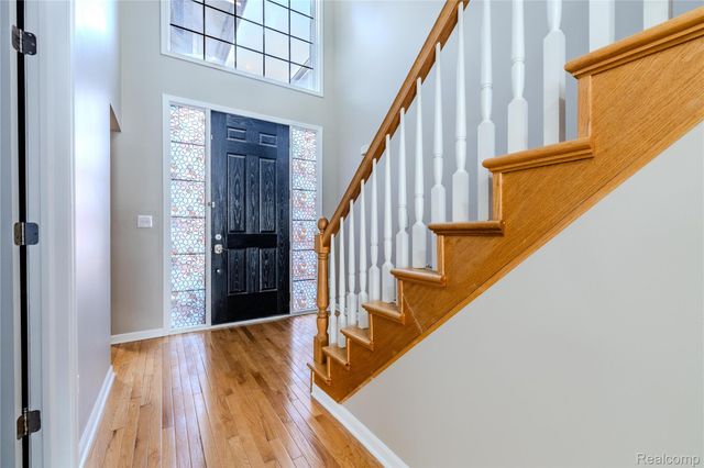 1030 Lorenzo Court, Troy, MI 48085
