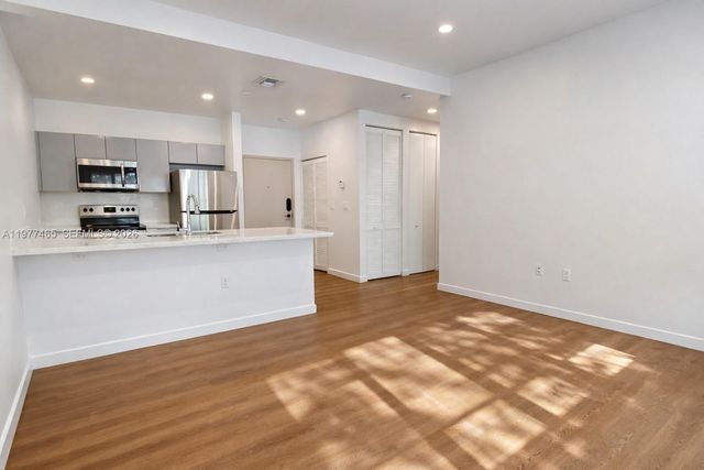 1950 Fletcher St 305, Hollywood, FL 33020