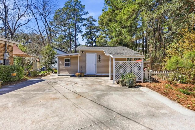 418 Sasanqua Dr., Georgetown, SC 29440