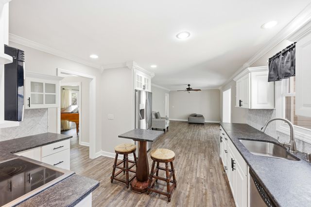 418 Sasanqua Dr., Georgetown, SC 29440