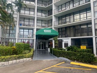 1000 Parkview Dr 427, Hallandale Beach, FL 33009
