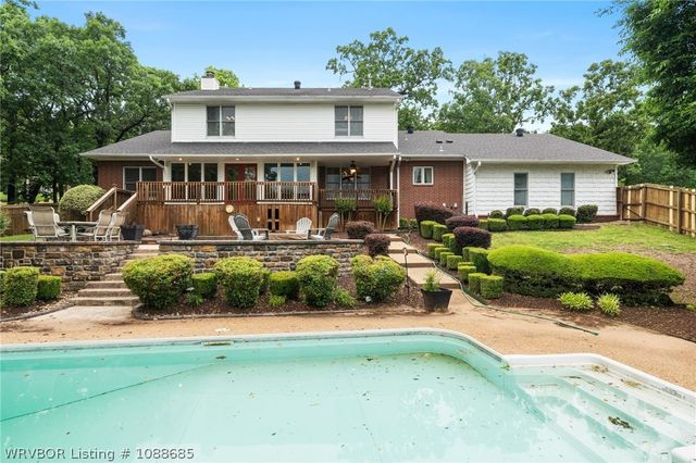 8600 Canopy Oaks Drive, Fort Smith, AR 72903