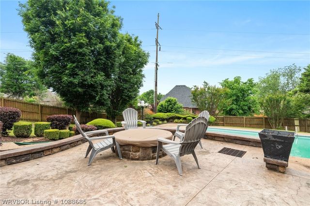 8600 Canopy Oaks Drive, Fort Smith, AR 72903