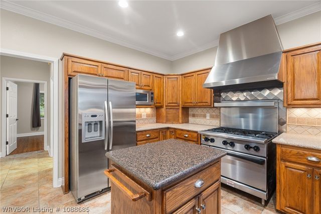 8600 Canopy Oaks Drive, Fort Smith, AR 72903