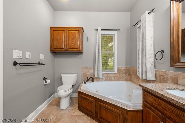 8600 Canopy Oaks Drive, Fort Smith, AR 72903