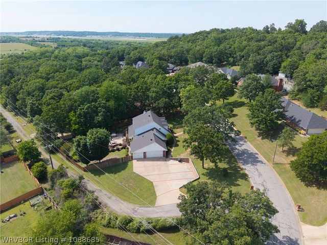 8600 Canopy Oaks Drive, Fort Smith, AR 72903