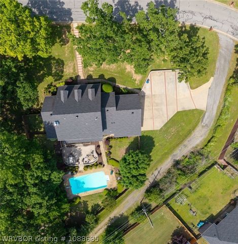 8600 Canopy Oaks Drive, Fort Smith, AR 72903