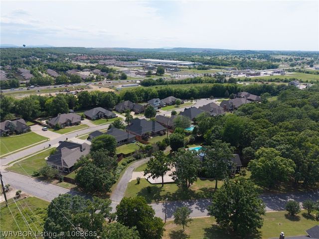 8600 Canopy Oaks Drive, Fort Smith, AR 72903