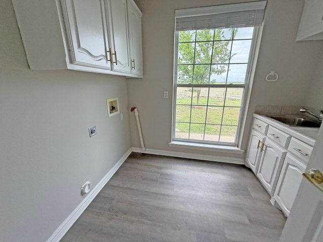 9652 County Road 4360, Frost, TX 76641