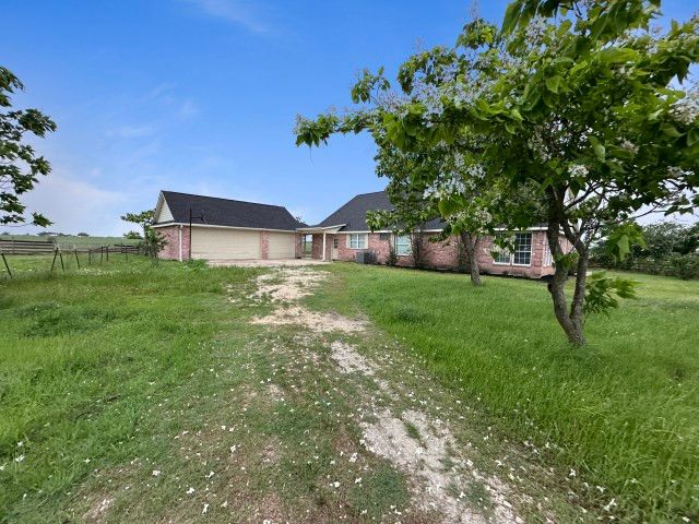 9652 County Road 4360, Frost, TX 76641