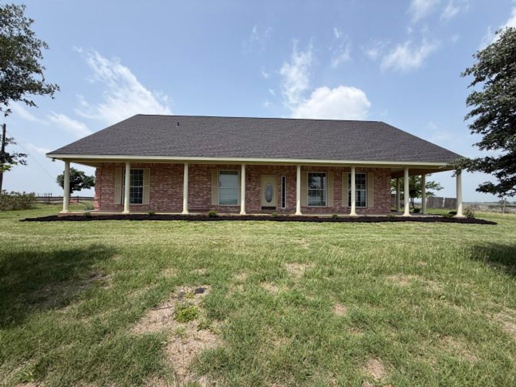 9652 County Road 4360, Frost, TX 76641