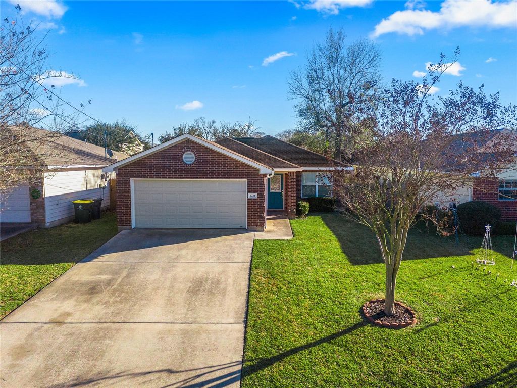 2224 Shady Tree Lane, Conroe, TX 77301
