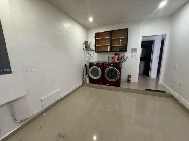 909 NE 41st Ter, Homestead, FL 33033