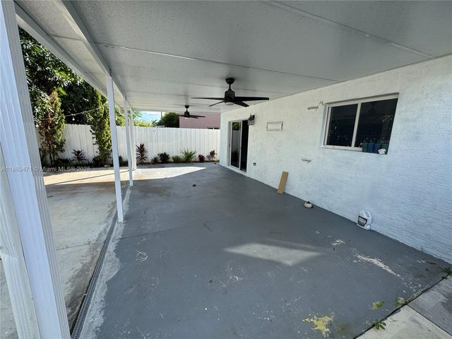 909 NE 41st Ter, Homestead, FL 33033