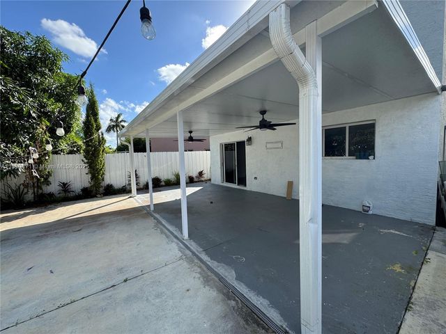 909 NE 41st Ter, Homestead, FL 33033