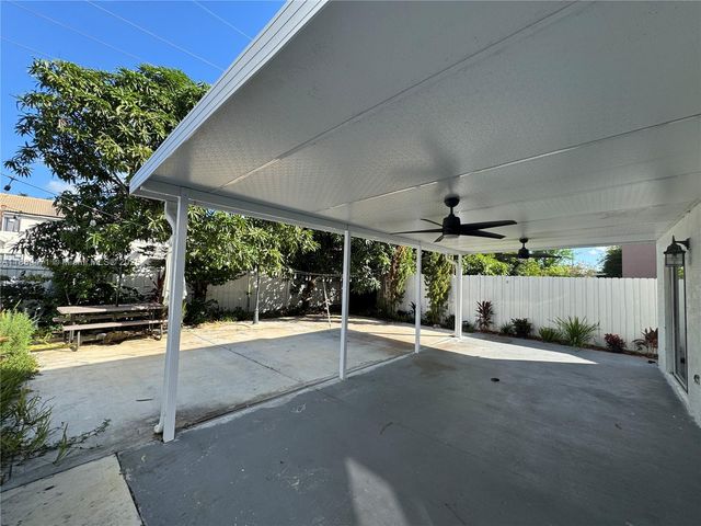 909 NE 41st Ter, Homestead, FL 33033