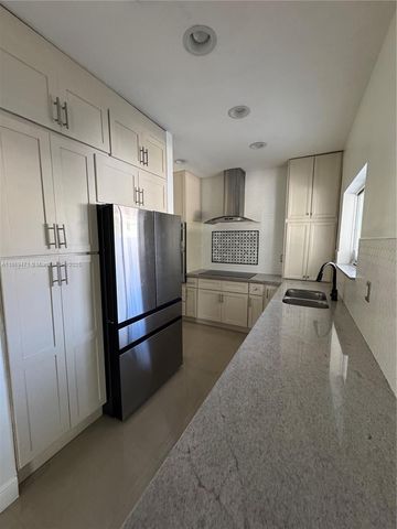 909 NE 41st Ter, Homestead, FL 33033