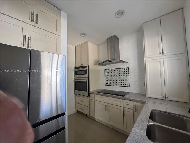 909 NE 41st Ter, Homestead, FL 33033