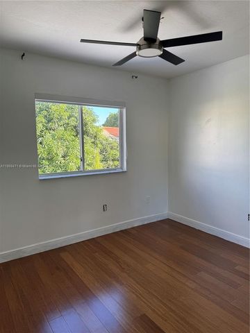 909 NE 41st Ter, Homestead, FL 33033