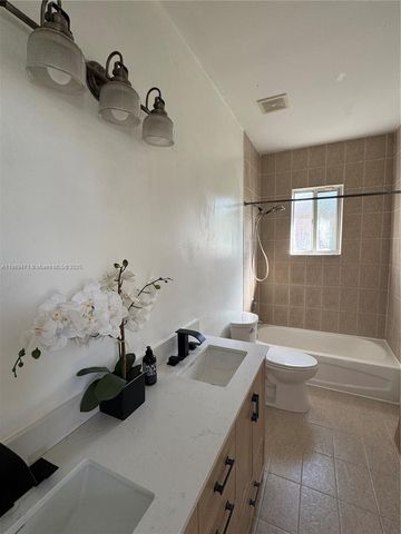 909 NE 41st Ter, Homestead, FL 33033