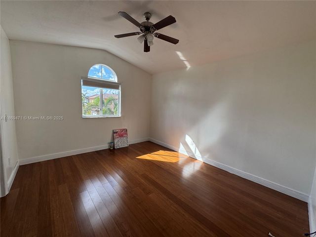 909 NE 41st Ter, Homestead, FL 33033