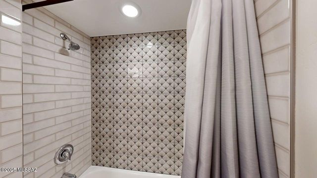 1620 N Wilmot Rd Unit E254, Tucson, AZ 85712