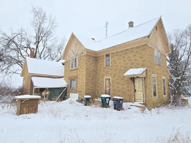 N1674 High Street, Manchester, WI 53946