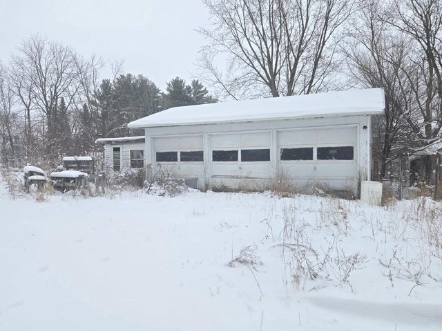 N1674 High Street, Manchester, WI 53946